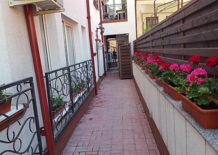 Apartament Garsoniere Dinu *