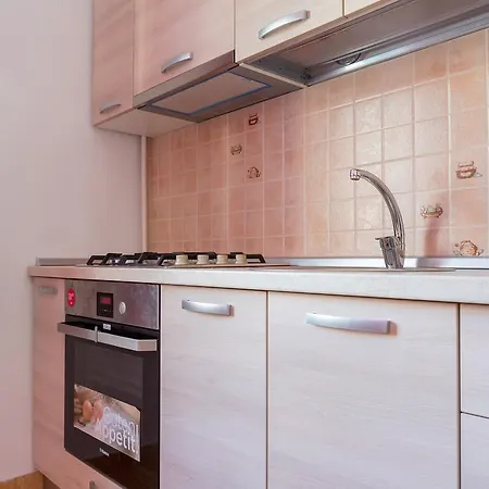 Garsoniere Dinu Bucarest